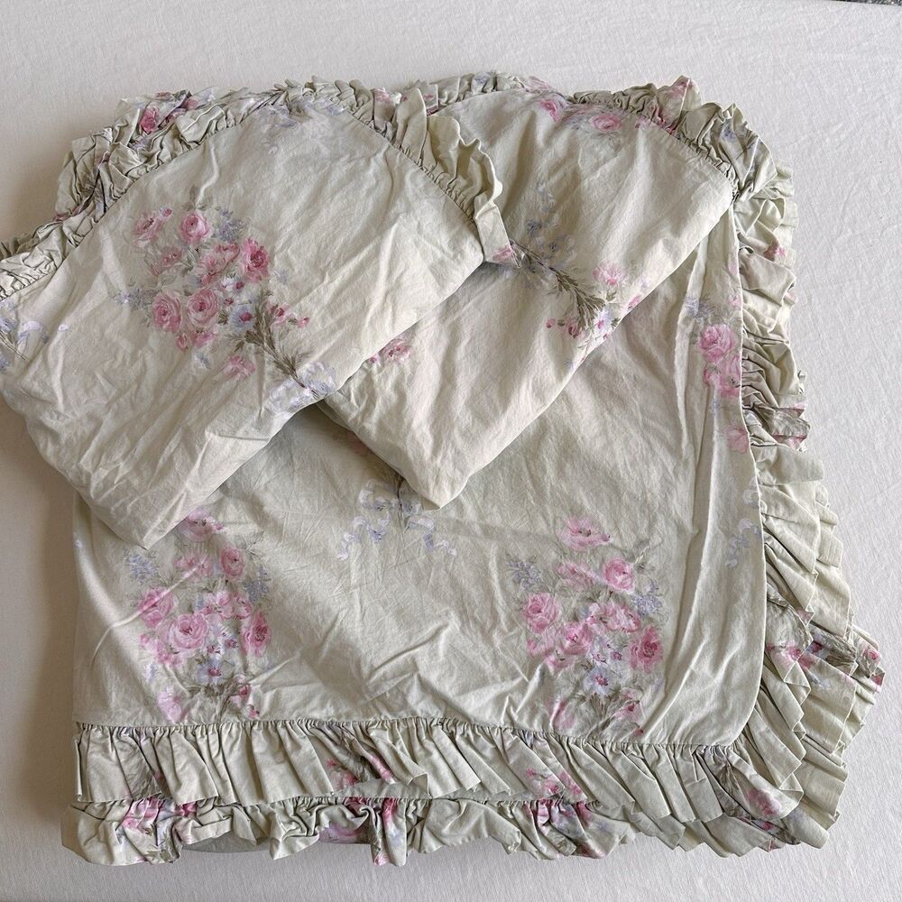 Simply Shabby Chic Blush Beauty Green Bouquet Rose Ruffle Duvet Set - Full/Queen